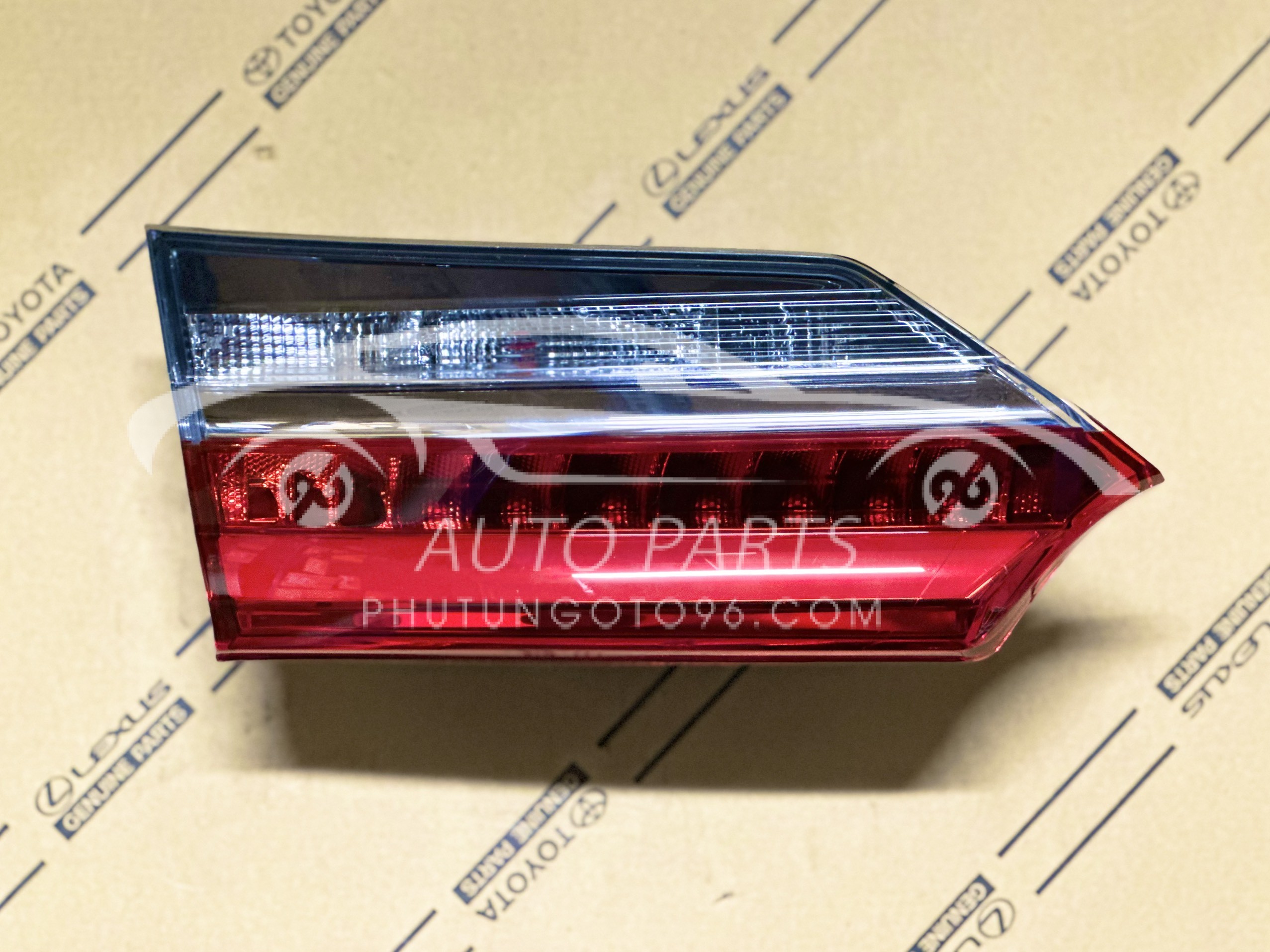 81591-02A70 Đèn hậu trong Altis 2018-2021 LH