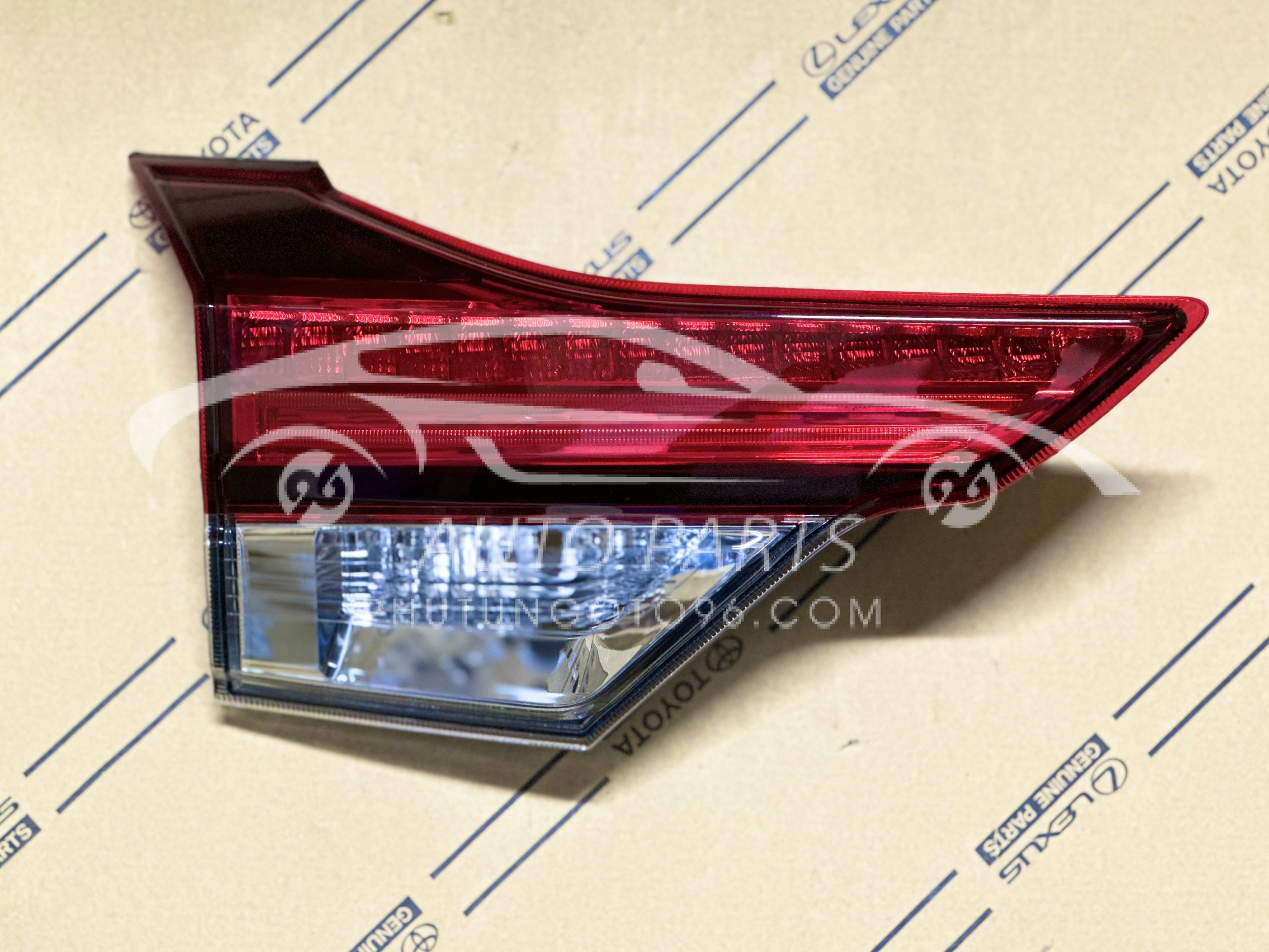 81591-BZ040 Đèn hậu trong Rush LH