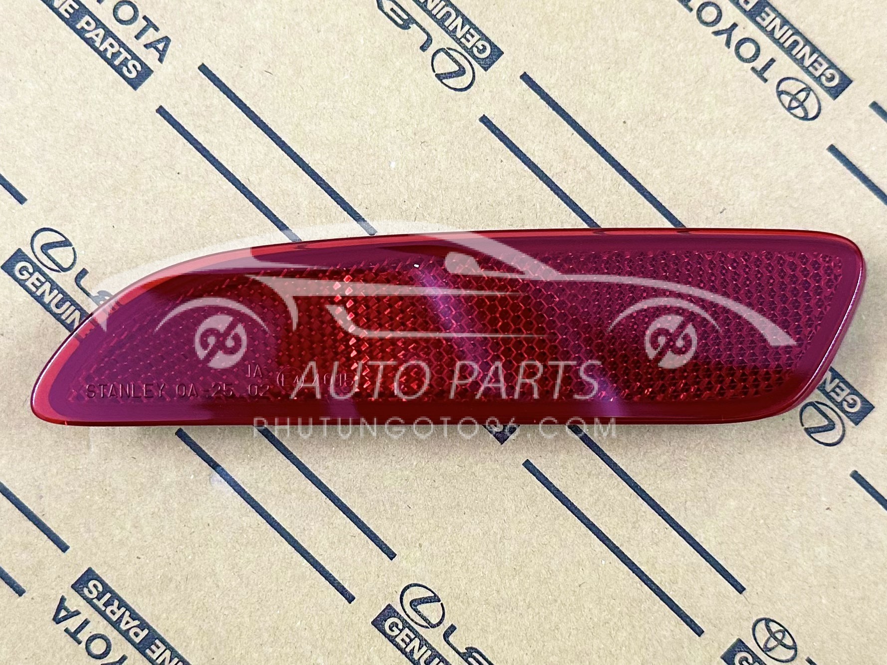 81910-0A010 Đèn phản quang ba đờ xốc sau Cross 2020 RH