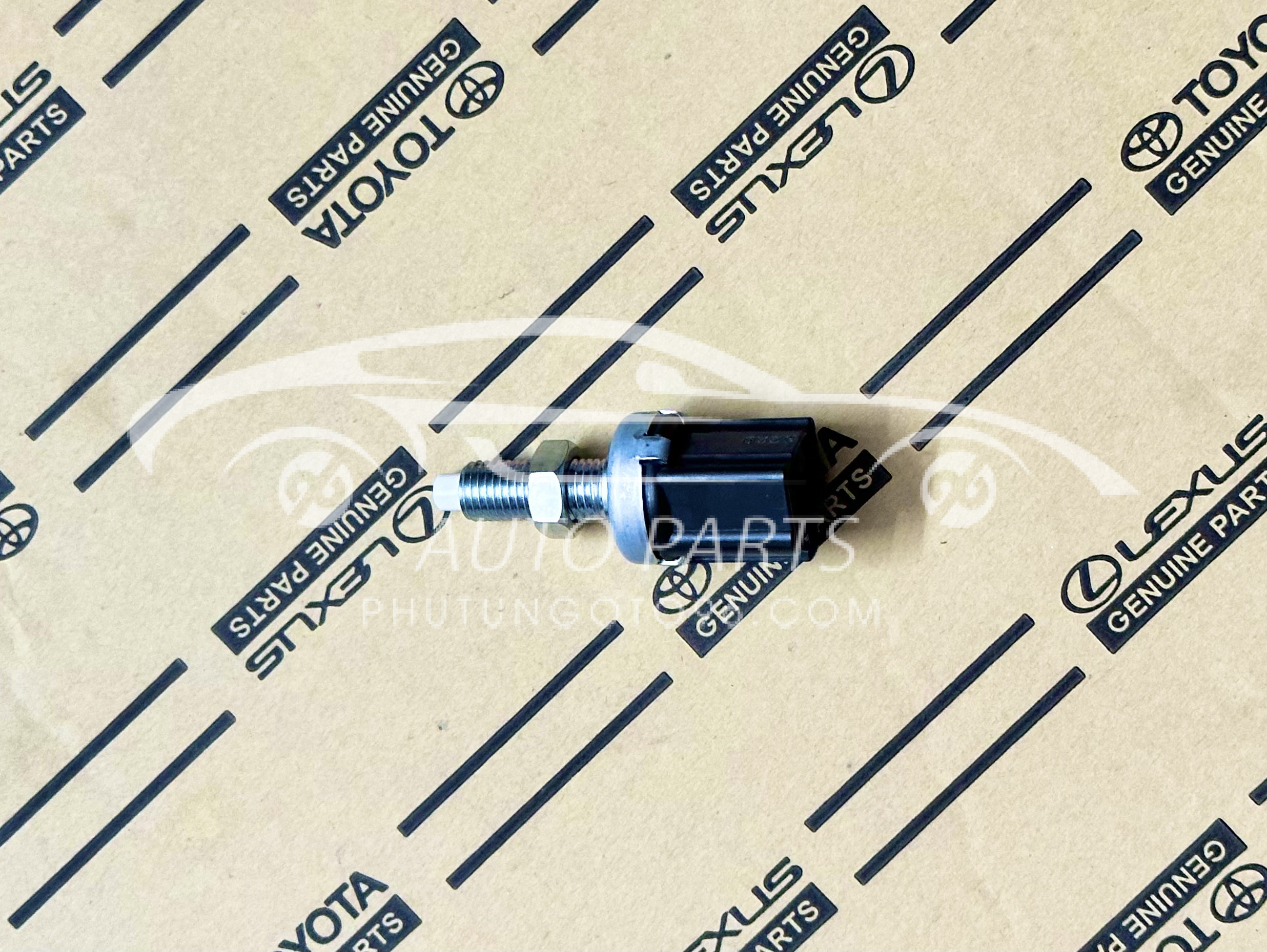84340-04011 Công tắc đèn phanh Vios, Altis, Zace