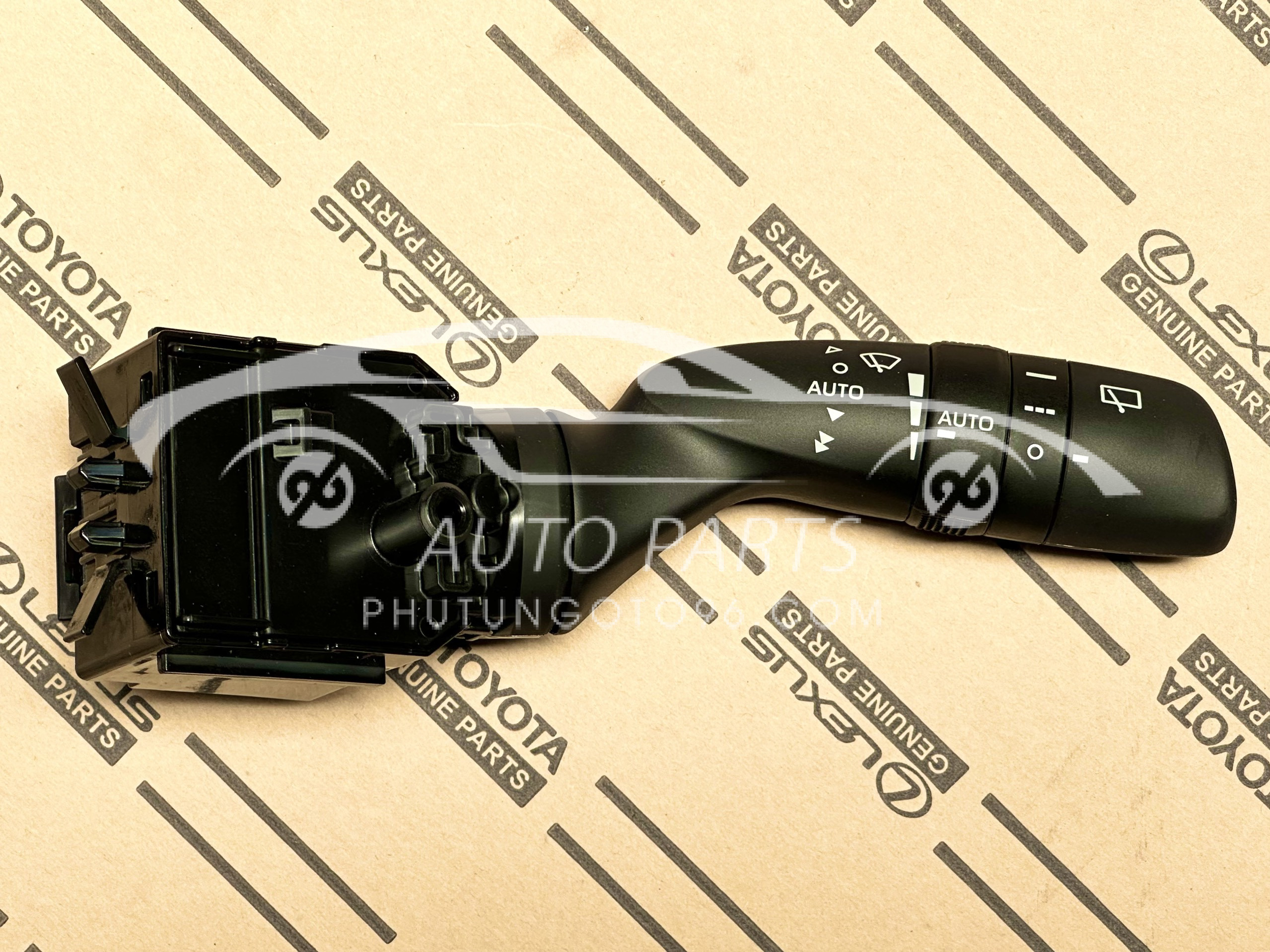 84652-0A050 Công tắc gạt mưa Cross