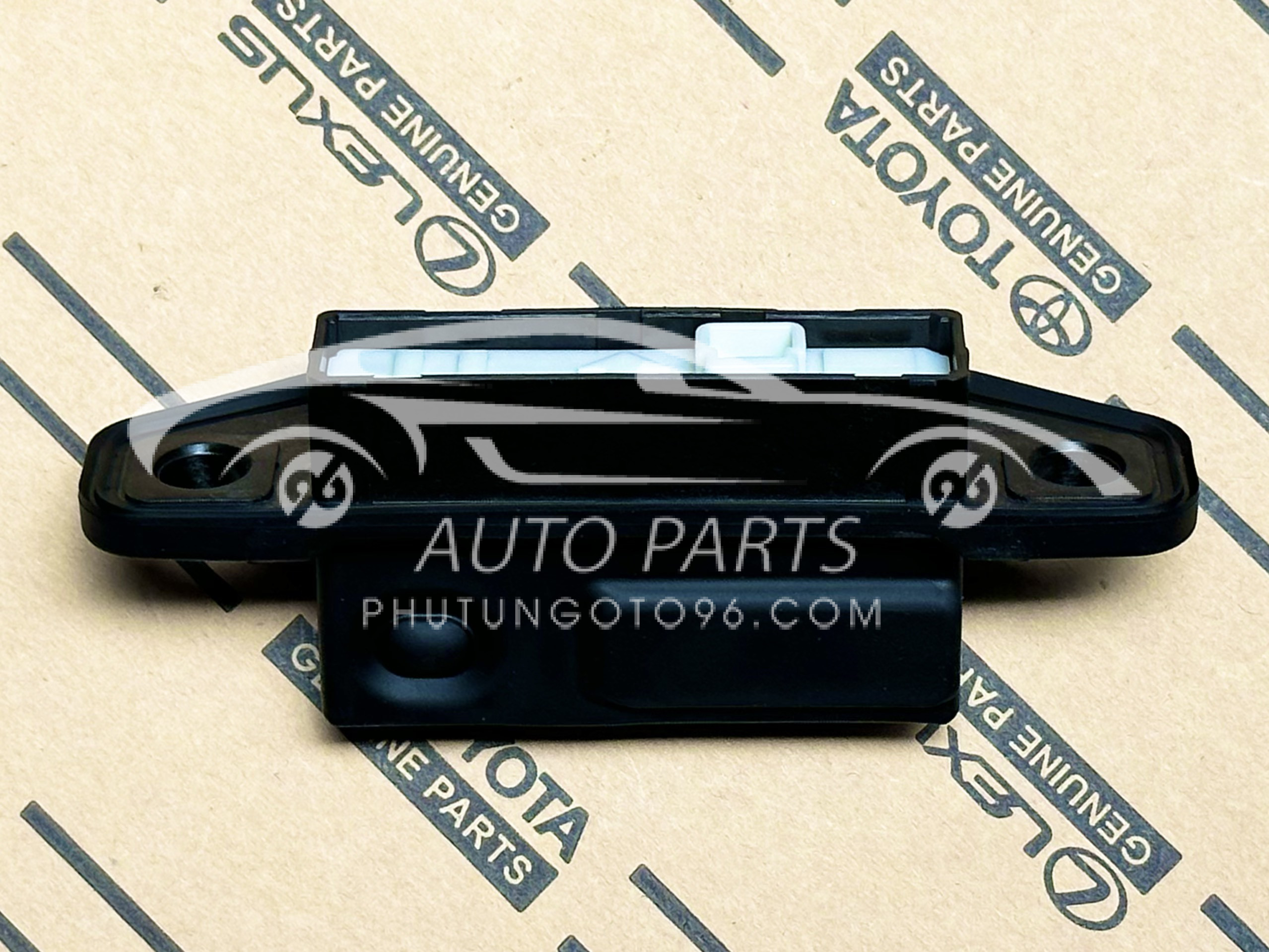 84840-0K030 Công tắc mở cửa hậu Lexus 570, LandCruiser, Fortuner