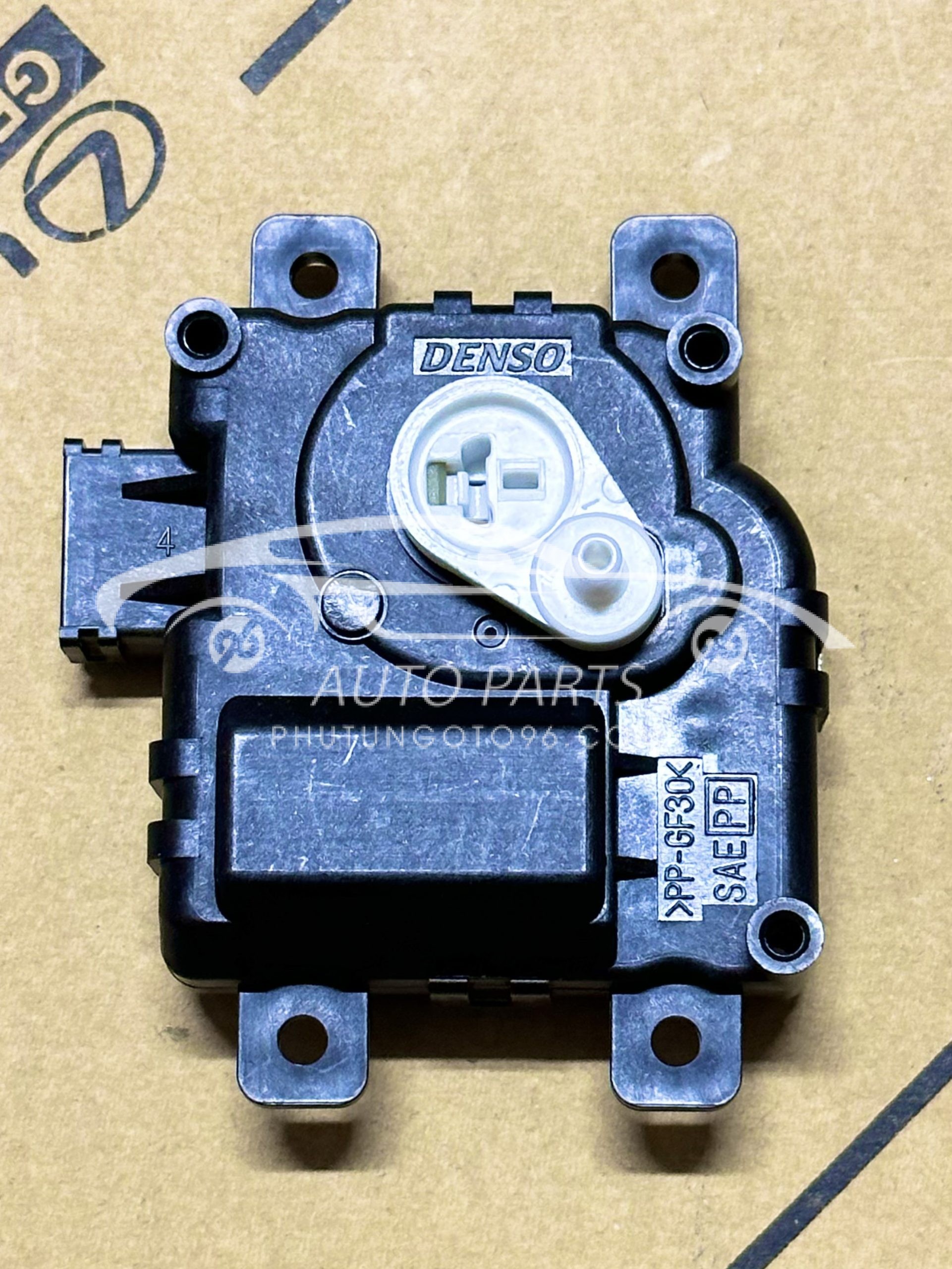 87106-0K220 Mô tơ trộn gió điều hòa Innova-Fortuner 2017