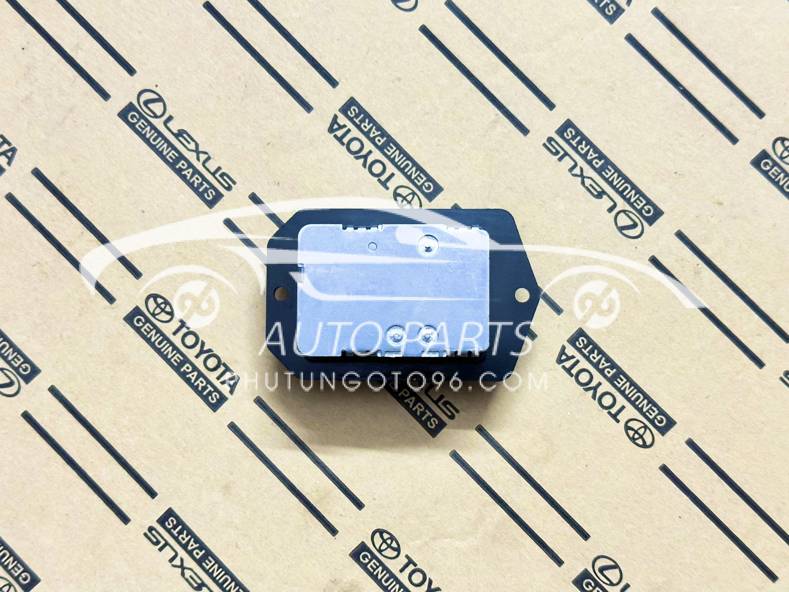 87138-0K250 Trở quạt giàn lạnh Fortuner