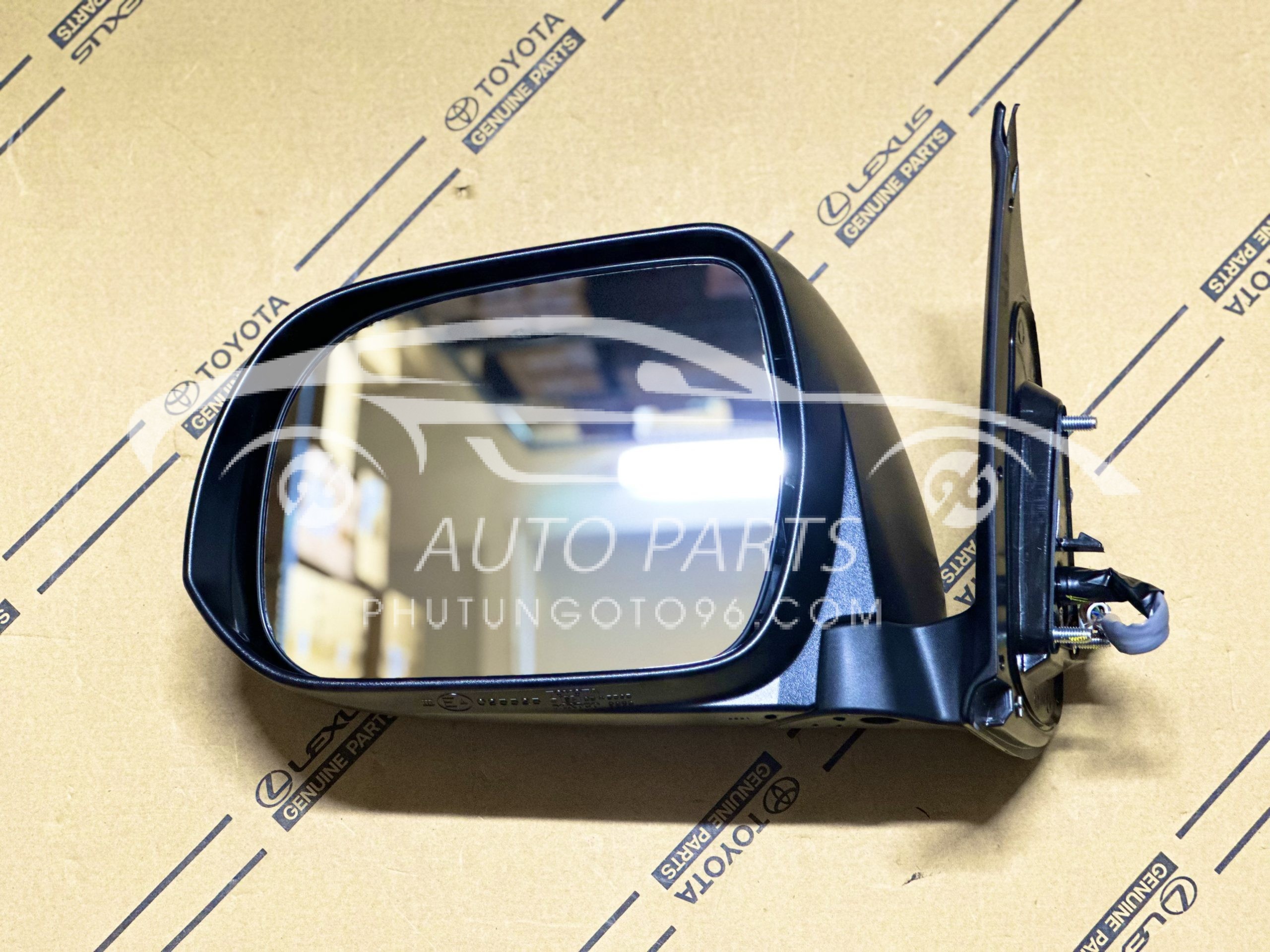 87906-0K180 Gương chiếu hậu Fortuner 2012-2015 LH (Chưa kèm ốp gương)