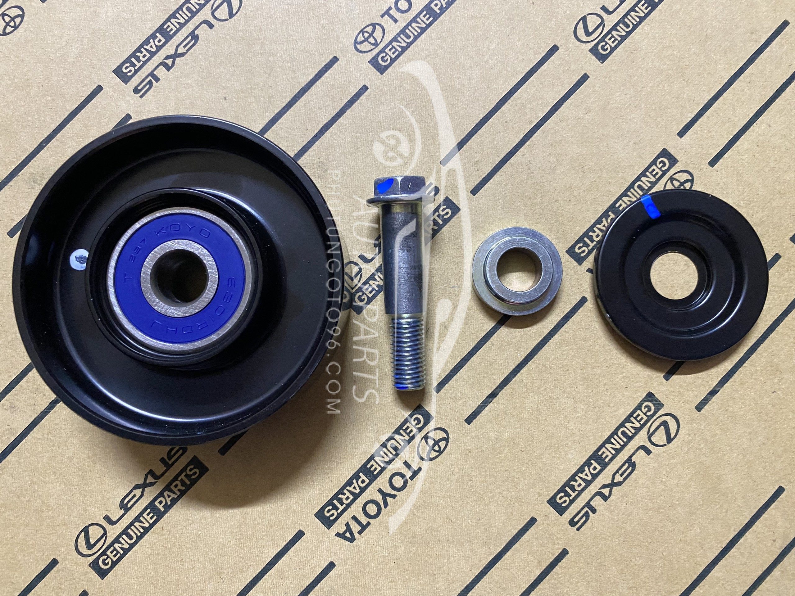 88440-0K060 Bi tỳ dây curoa điều hòa Hilux - Fortuner 2006 - 2016 (động cơ máy dầu)