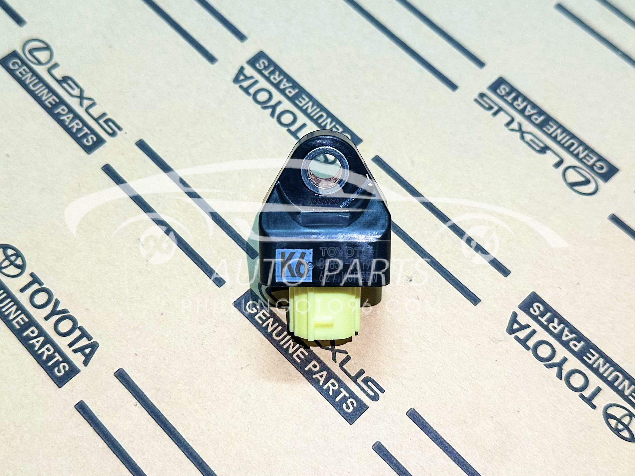 89831-06190 Cảm biến túi khí sườn xe Cross 2020, Camry 2022