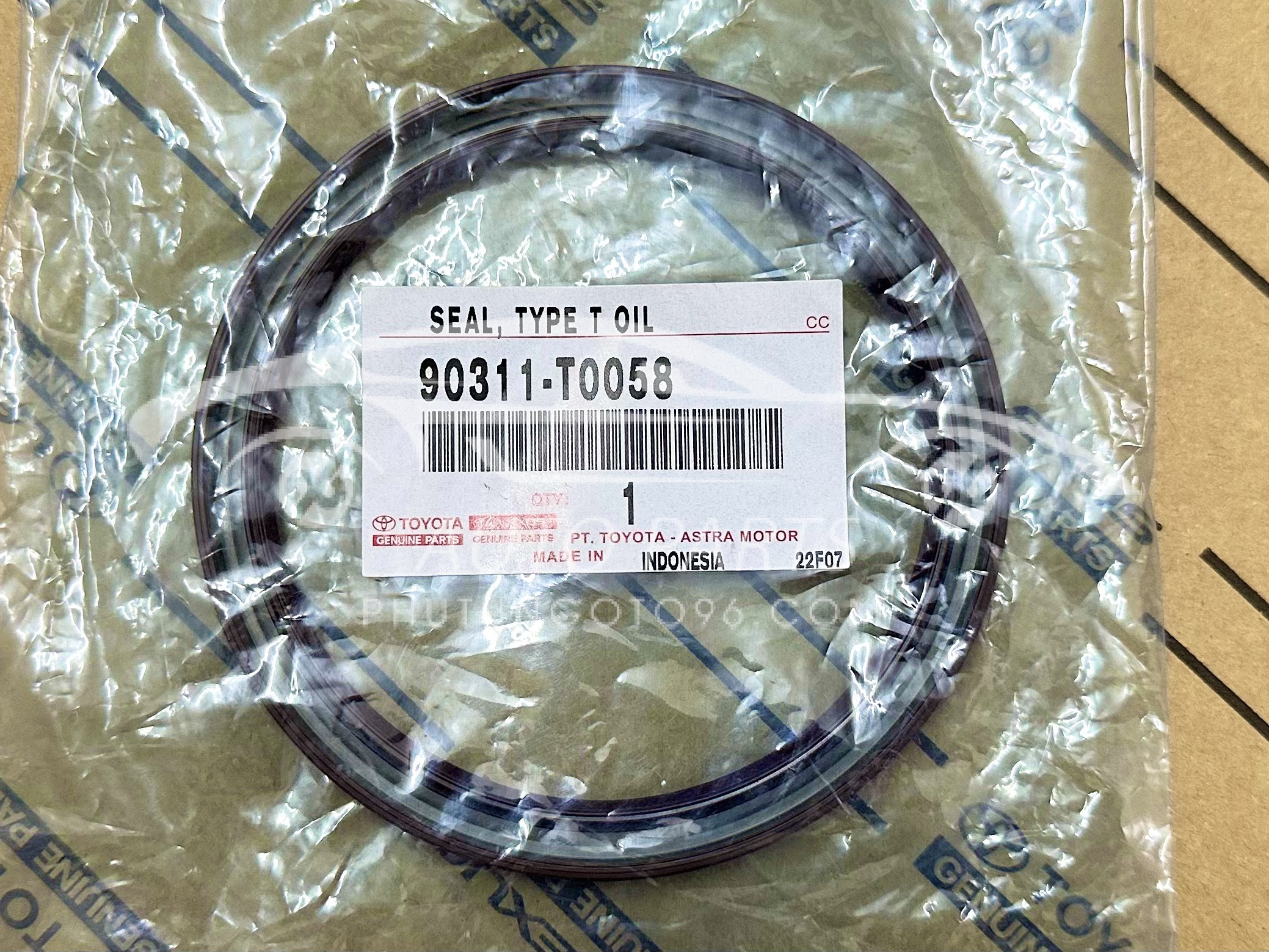 90311-T0058 Phớt đuôi trục cơ Hiace - Innova - Prado (106*88*8)