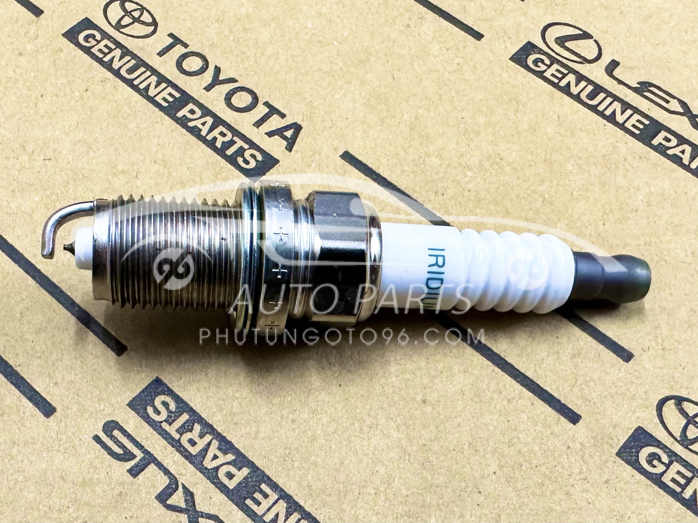 90919-01210 Bugi Camry 2.4 - GX470 - LX470 - Land100 - Vios 2003-2015 (Platinum-bạch kim)